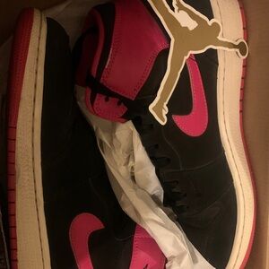 Jordan Women's Sneakers Black and Pink